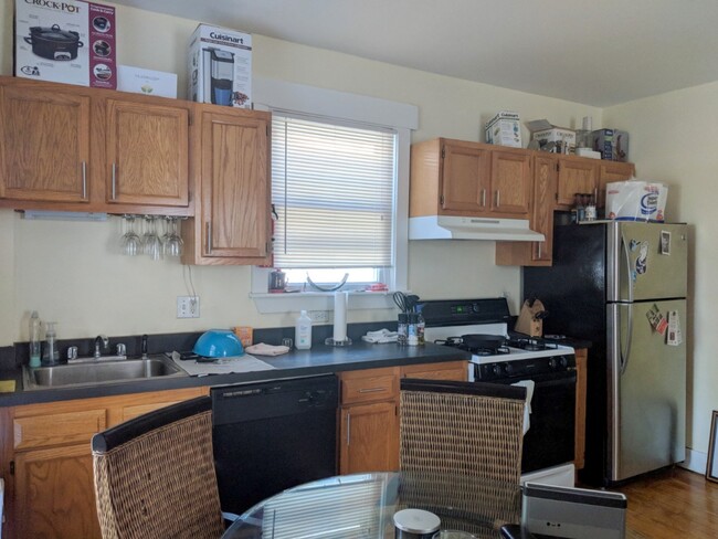 397 Washington St, Unit 2 in Somerville, MA - Building Photo - Building Photo