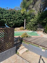 2555 Gum Tree Ln in Fallbrook, CA - Foto de edificio - Building Photo