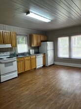 104 Azalea Dr in Crawfordville, FL - Building Photo - Building Photo