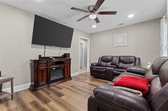 3525 Kellis St in Fort Worth, TX - Foto de edificio - Building Photo