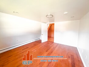 175 Palmer Ct in Shelburne, VT - Foto de edificio - Building Photo