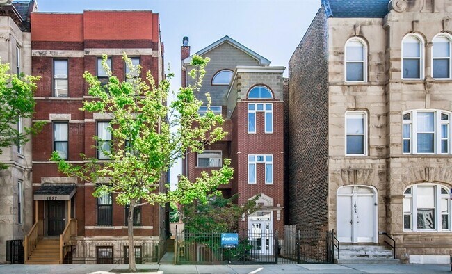 property at 1657 N Halsted St