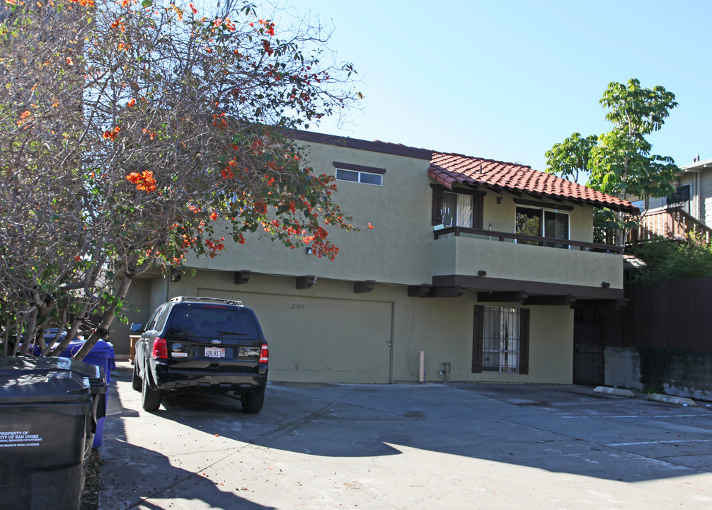 2567 A St in San Diego, CA - Building Photo