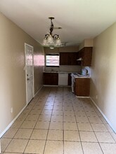 2416 26th St N in Texas City, TX - Building Photo - Building Photo