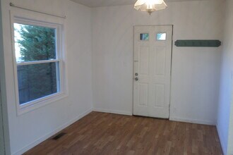 1124 10th St-Unit -Apt. A in Vienna, WV - Building Photo - Building Photo