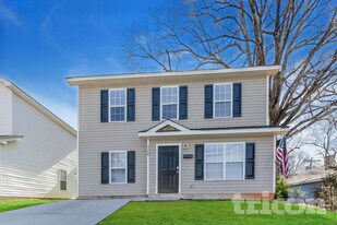 120 Honeywood Ave in Charlotte, NC - Building Photo