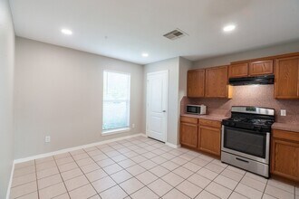 1052 Windy Grove Ln in Conroe, TX - Building Photo - Building Photo