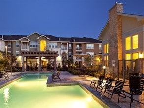 Encino Pointe in San Marcos, TX - Foto de edificio - Building Photo