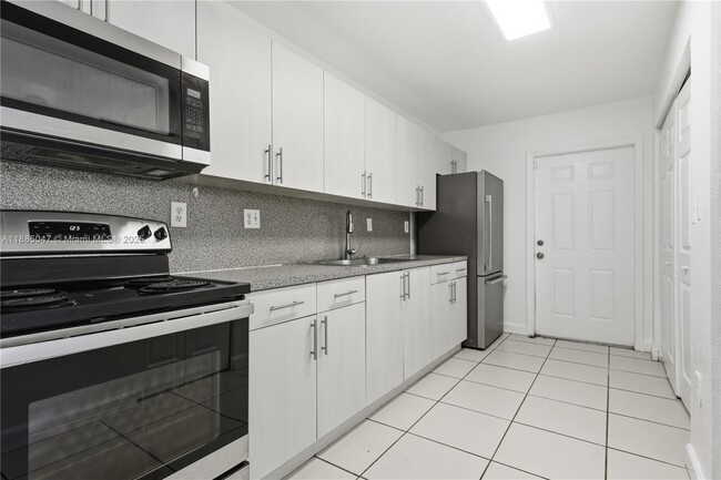 10350 SW 181st St in Miami, FL - Building Photo - Building Photo