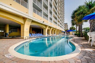 2000 N Ocean Blvd in Myrtle Beach, SC - Building Photo - Building Photo