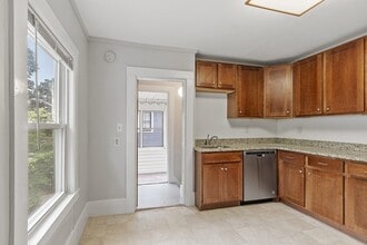 93 Upham St in Melrose, MA - Building Photo - Building Photo