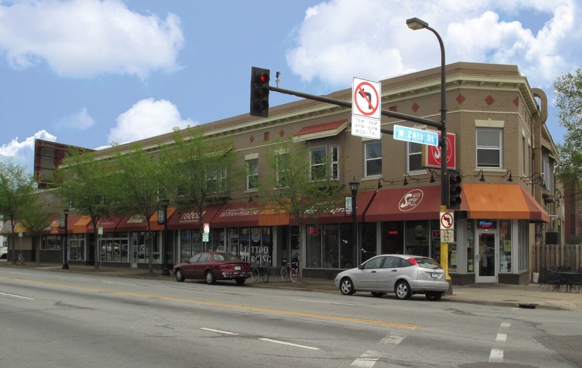 2317 Hennepin Apartments in Minneapolis, MN - Foto de edificio