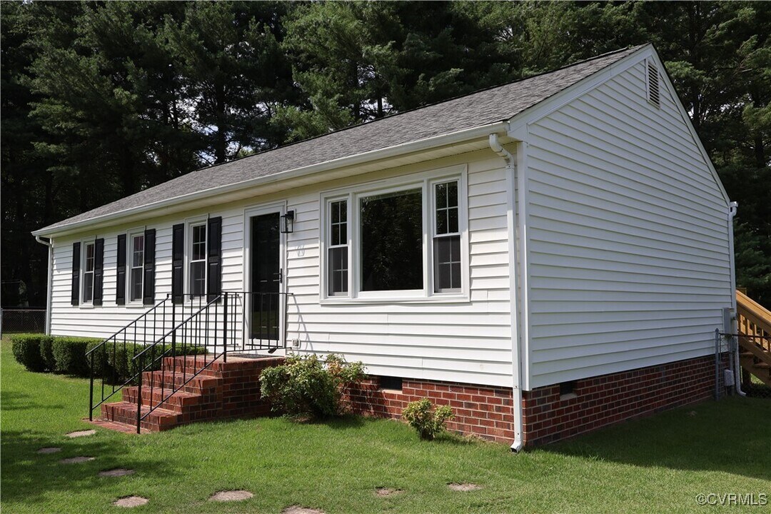 8030 Anton Trce in Mechanicsville, VA - Building Photo