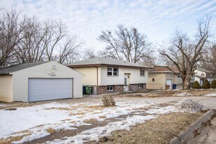 2826 Bryan Ave in Bellevue, NE - Building Photo
