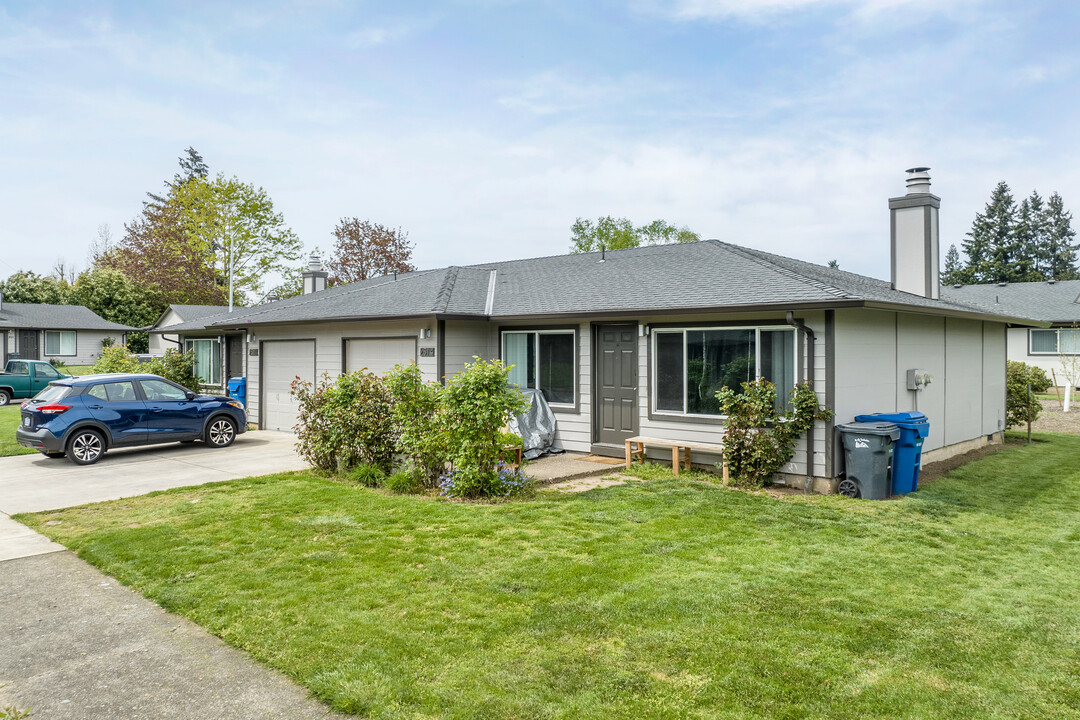 The Stonecreek Duplexes in Salem, OR - Building Photo