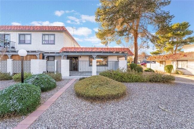 1024 Willow Tree Dr in Las Vegas, NV - Building Photo - Building Photo