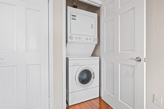 43-33 42nd St, Unit Apt 6A in Queens, NY - Building Photo - Building Photo