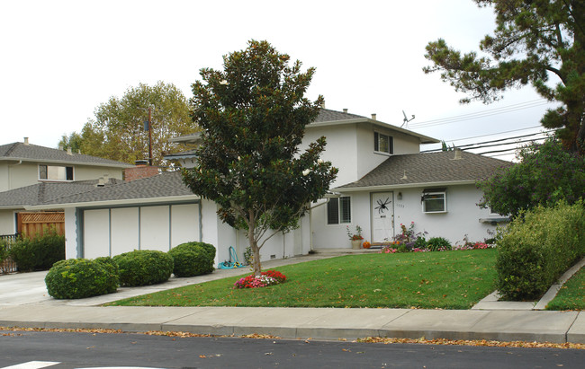 1733 Higgins Ave in Santa Clara, CA - Building Photo - Building Photo