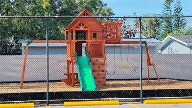 7519 Pitch Pine Cir in Tampa, FL - Building Photo - Building Photo