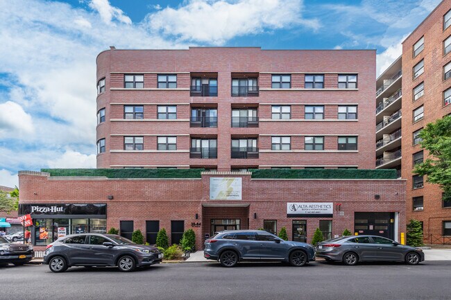 The Jackson in Jackson Heights, NY - Building Photo - Building Photo