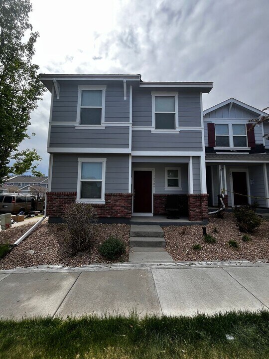 18909 E 58th Ave in Denver, CO - Building Photo