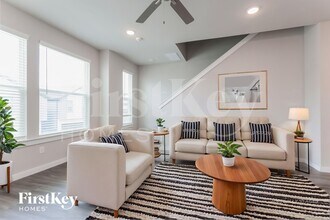 18412 Idyllic Aly, Unit C450 in Shenandoah, TX - Building Photo - Building Photo