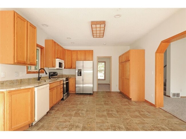 1065 23rd Ave SE in Minneapolis, MN - Building Photo - Building Photo