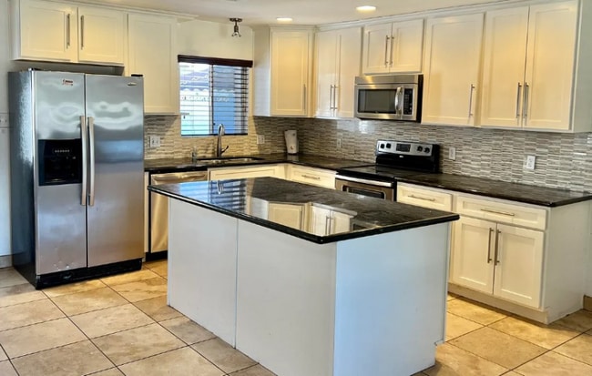 property at 4213 N Westview Dr