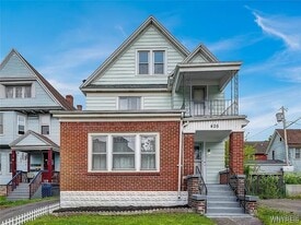 405 W Ferry St in Buffalo, NY - Building Photo