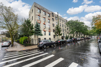 Condop in Astoria, NY - Building Photo - Primary Photo