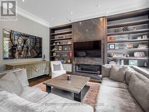 19 Vesta Dr in Toronto, ON - Building Photo - Building Photo