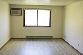 810 Benton Dr in Iowa City, IA - Building Photo - Building Photo