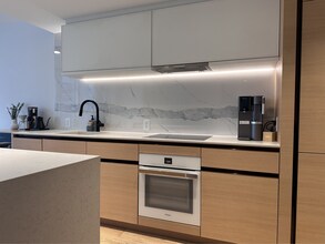 620 Cardero St in Vancouver, BC - Building Photo - Building Photo