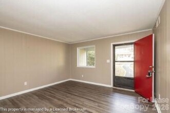 136 Brentwood Dr in Troy, NC - Building Photo - Building Photo