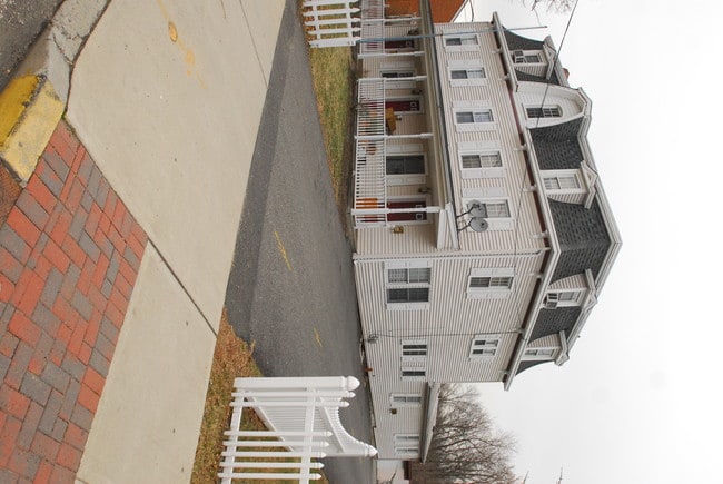 19-21 E Railroad Ave in Jamesburg, NJ - Building Photo - Building Photo