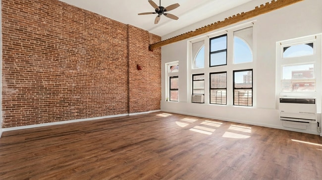 307 W 121st St, Unit 4 in New York, NY - Building Photo - Building Photo
