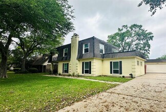 1902 Claiborne Dr in League City, TX - Building Photo - Building Photo