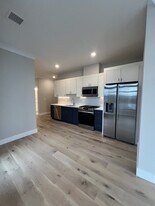 200 Everett St, Unit 302 in Boston, MA - Building Photo
