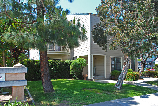 169 18th St in Costa Mesa, CA - Foto de edificio - Building Photo