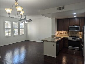 28629 N Pietro Dr in Santa Clarita, CA - Building Photo - Building Photo