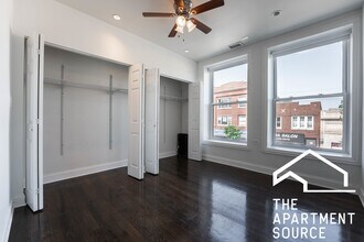 2450 N Milwaukee Ave, Unit 2 in Chicago, IL - Building Photo - Building Photo