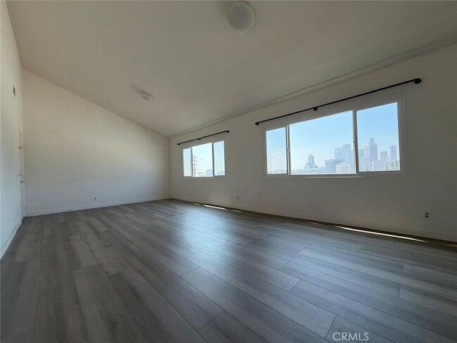 911 N Beaudry Ave in Los Angeles, CA - Foto de edificio - Building Photo