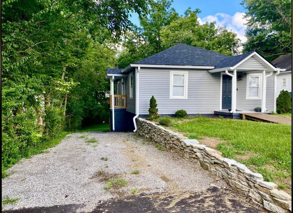 312 Rosedale Ave in Richmond, KY - Building Photo