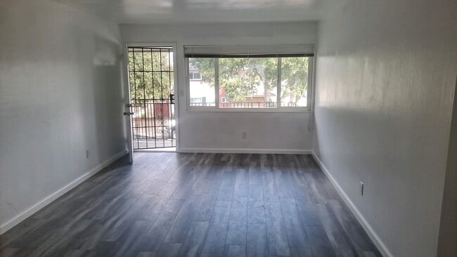 621 Grand Fir Ave, Unit 3