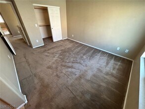 6558 Diamondhead Creek Ct in Las Vegas, NV - Building Photo - Building Photo