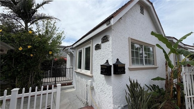 4721 W 162nd St in Lawndale, CA - Foto de edificio - Building Photo