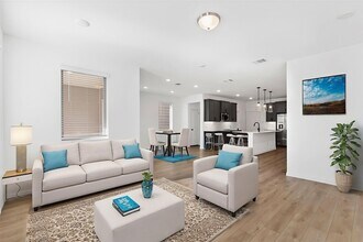 6908 Gorman Fls Trl in Dallas, TX - Foto de edificio - Building Photo