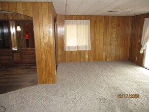 1490-1490 1/2 Thomas Rd in Medford, OR - Building Photo - Building Photo