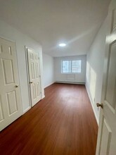 50-54-54 48th St in Queens, NY - Foto de edificio - Building Photo