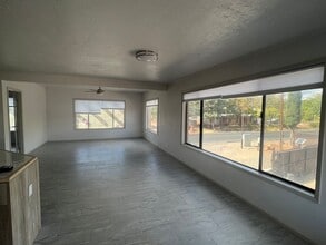 2550 W State Rte 89A in Sedona, AZ - Building Photo - Building Photo